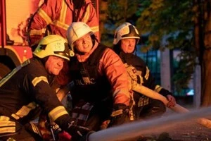 На місцях прильотів працюють рятувальники