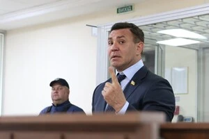 Микола Тищенко неодноразово опинявся в центрі скандалів, пов'язаних з діяльністю кол-центрів