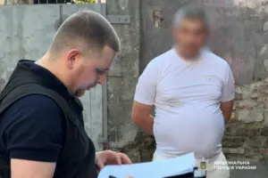 Офіцер ТЦК пообіцяв зняти чоловіка з розшуку за дизпальне