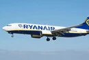 Пасажир опинився за бортом по плечі: літак Ryanair екстрено повернувся після зльоту