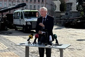 Сенатор також наголосив, що Вашингтон має продовжувати співпрацю із Збройними силами України, адже це відповідає інтересам самих Сполучених Штатів