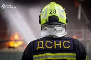 На Київщині ліквідовано масштабну пожежу після російської атаки