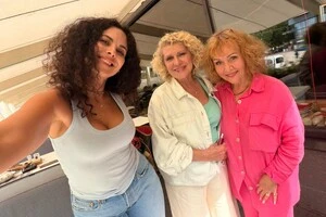 Алла Кудлай показалася з Лідією та Настею Каменських