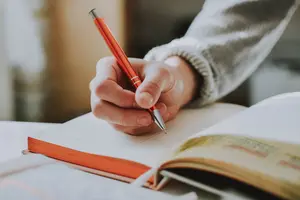 Усі учасники конкурсу отримають дипломи, а переможців у кожній номінації відзначать цінними призами або преміями