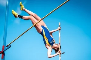 Жіночі змагання зі стрибків з жердиною