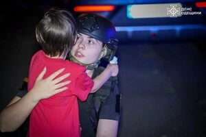 Наслідки ракетного удару по житловому кварталу Одеси