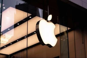 Apple знову стала найдорожчою компанією у світі