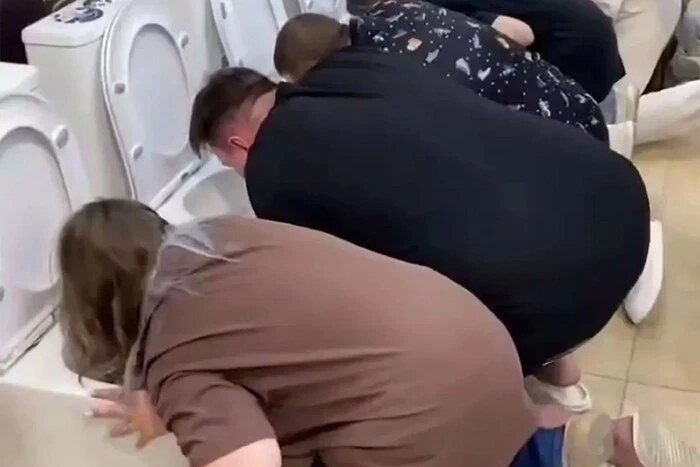 У Ставрополі росіяни масово погодилися пити воду з унітазів заради грошей