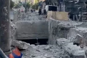 Наслідки прямого влучання у підземний перехід біля станції метро Лукʼянівська у Києві