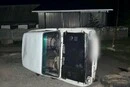 На Київщині п'яний підліток за кермом ВАЗ влетів у зупинку: троє людей у лікарні