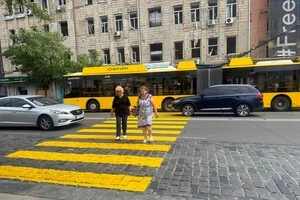 Біля метро Лук’янівська облаштували перший в 2026 році наземний перехід, що продублював підземний