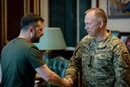 Головнокомандувач ЗСУ звільнений після вуличних протестів. Чи не створює це небезпечний прецедент? 