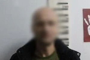 Нападником виявився 46-річний киянин, який вже мав проблеми із законом