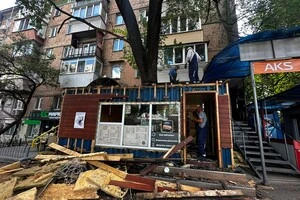 Після демонтажу планується прибирання та відновлення зеленої зони
