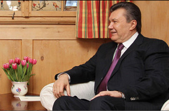 Янукович: шалений опір скоро закінчиться