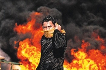 Каир во власти бунтарей с тесаками и дубинами. Чем это грозит туристам, оказавшимся в Египте?