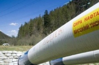 Янукович обещает Лукашенко прорвать нефтяное эмбарго