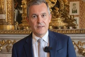 Новий наступник Гаеля Весьєра звернувся до українців одразу після рішення Емманюеля Макрона.