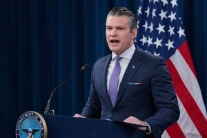 Глава Пентагону Піт Гегсет відтермінував передачу військової  допомоги Україні