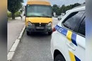 Дощ заливав пасажирів: патрульні оштрафували водія через несправність маршрутки