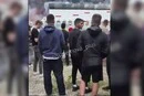 Росіяни прийшли подивитися, як палає і руйнується склад Wildberries у Рязані (відео)