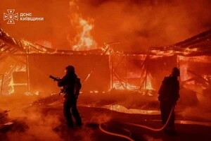 Внаслідок займання виробничо-складську будівлю було знишено