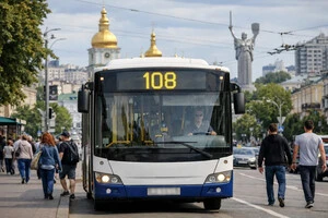 У Києві тимчасово перекрили рух транспорту на двох вулицях