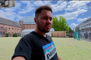 Євген розповів, що до шелтера, в якому він мешкає, заборонено запрошувати гостей 