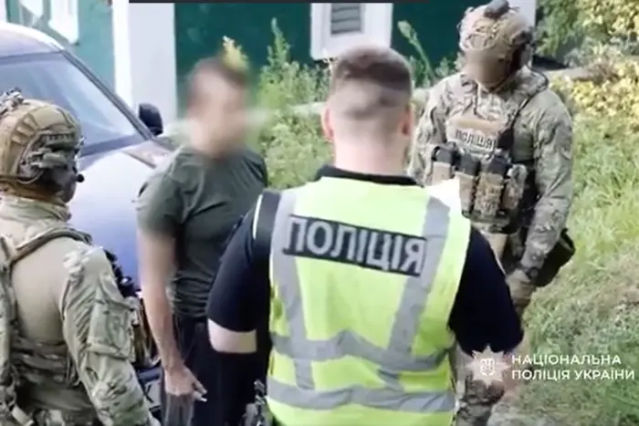 Розбещення учениць на Хмельниччині. Директор мовного центру отримав підозру
