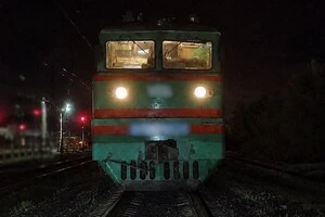 Машиніст подавав звукові сигнали та застосував екстрене гальмування, однак уникнути зіткнення не вдалося