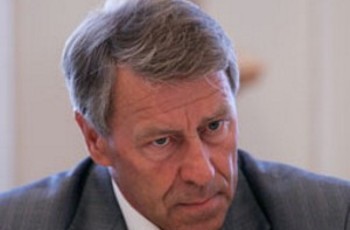 Кириленко: Правительство Азарова слишком администрирует экономику