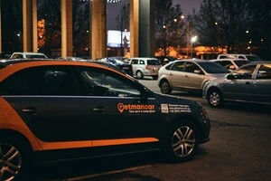 Коли подобова оренда авто у Києві вигідніша за таксі