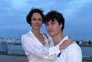 Діти Віталія Кличка навідали матір за кордоном: як вони виглядають