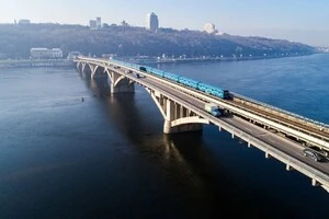 Міст Метро через річку Дніпро в Києві відкритий 5 листопада 1965 року