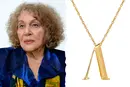 96-річна Ліна Костенко стала обличчям колекції підвісок (фото)