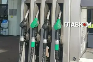 Сети автозаправочных станций обновили цены на топливо