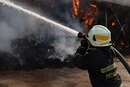 Дрони РФ вдарили по Дніпропетровщині: пошкоджено АЗС і зернові склади