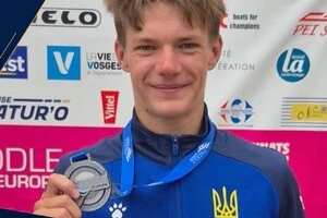 Крачко повертається з Франції з нагородою