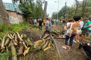 Протест проти вирубування дерев на Теремках