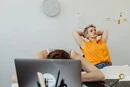 Зумери найчастіше імітують продуктивність на роботі – дослідження