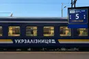 «Укрзалізниця» закрила продаж квитків на частину рейсів: що відомо