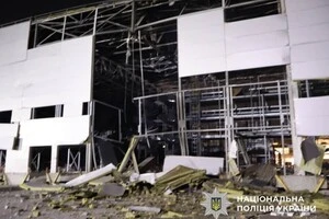Пошкоджене внаслідок російської атаки складське приміщення на Київщині. 11 серпня 2026 року