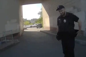 Бійці підрозділу тактико-оперативного реагування затримали чоловіка, який погрожував перехожим ножем
