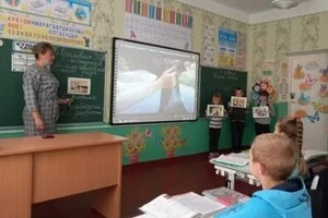 Всього протягом 2024-2025 років на комп'ютери, мультимедійні панелі, планшети та програмне забезпечення для українських шкіл було спрямовано понад 1,1 млрд грн