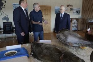 Володимир Путін під час поїздки на острів Ітуруп