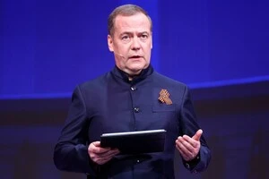Медведєв: Подивіться, яку кількість придурків винесло на світ Божий у цей дуже складний, драматичний період!