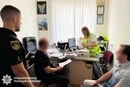Називав це «грою»: у Києві батько отримав підозру у розбещенні трирічної доньки