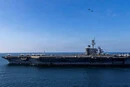 Самогубства та антисанітарія. На американському авіаносці спалахнув скандал