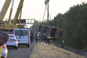Водій заснув за кермом. Автобус з туристами потрапив у смертельну ДТП в Угорщині