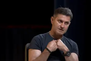 Говорячи про особисте життя, режисер порівняв стосунки між двома людьми з парним танцем